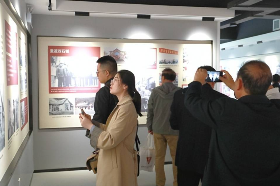 点击图片进入下一页